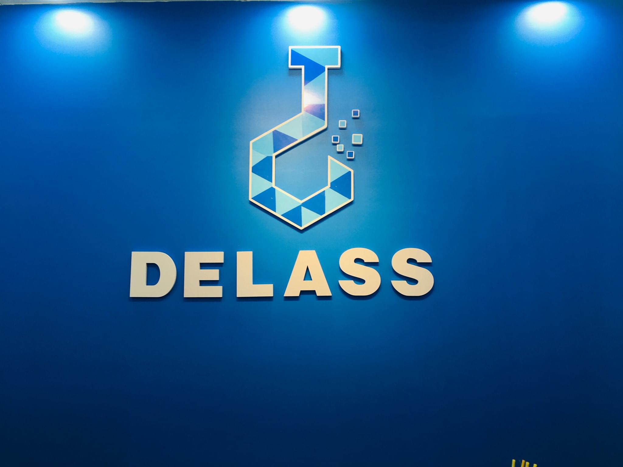 Dela